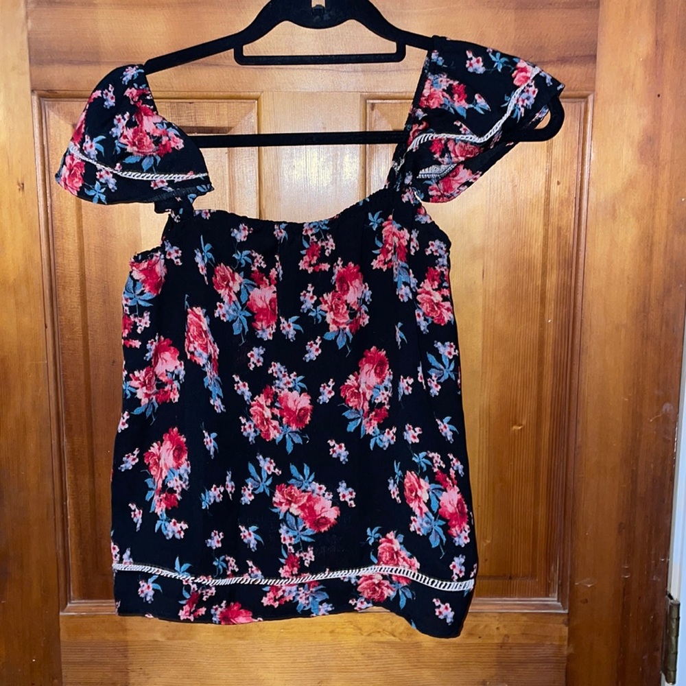 Lily White floral blouse size medium